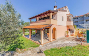 Nice Apartment In Medulin With House Sea View